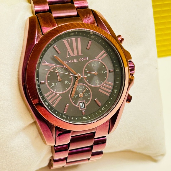 Michael Kors Purple Bradshaw Watch - Picture 6 of 9